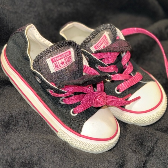 Converse All Star Infant Low-Top 8 Double Tongue Canvas Shoes Black/Pink 722353F - Picture 3 of 9